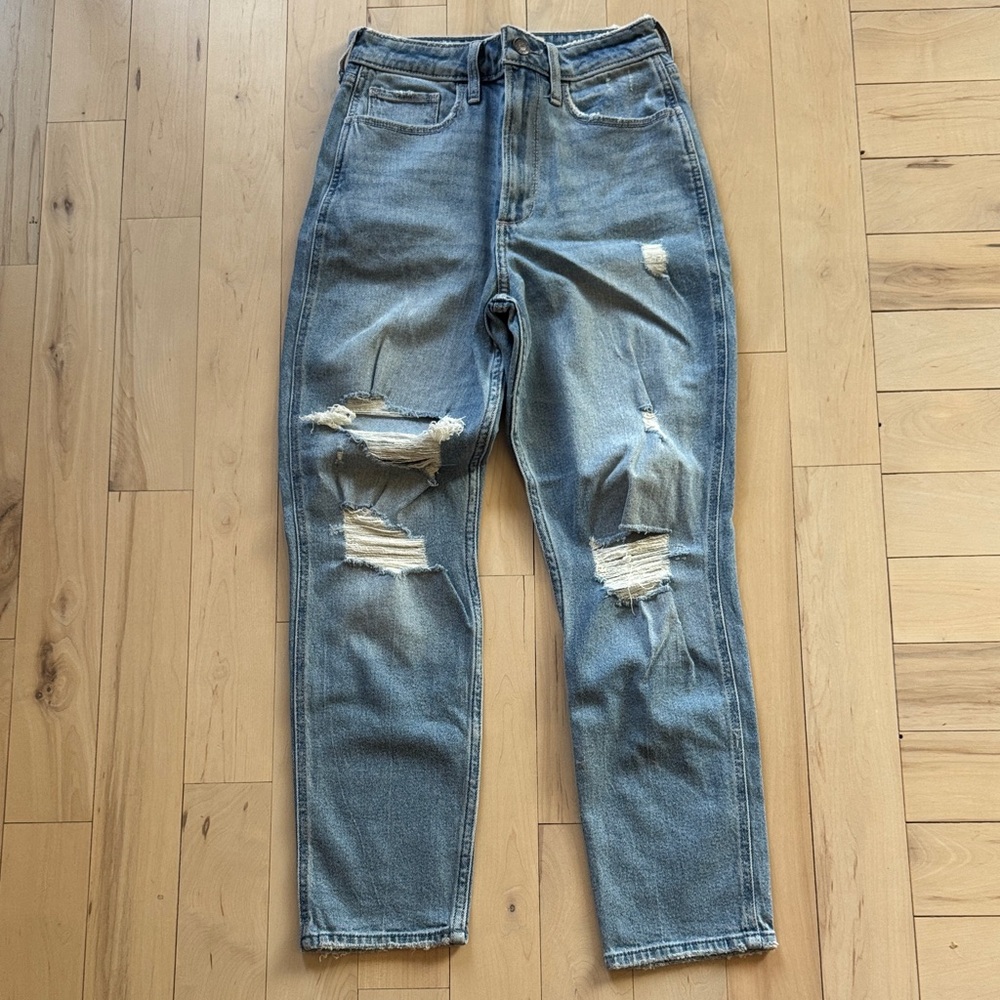 Hollister curvy ultra high rise mom jean